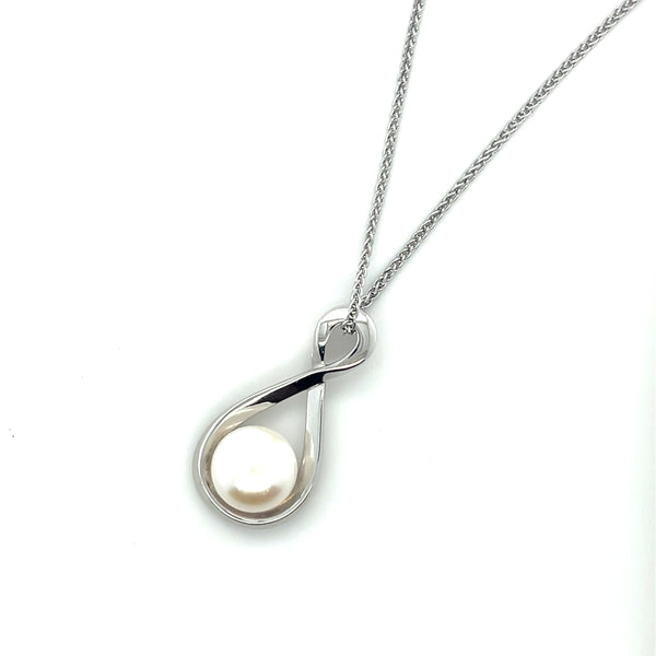 Sterling Pendant 10 mm FWP on 18' Wheat Chain
